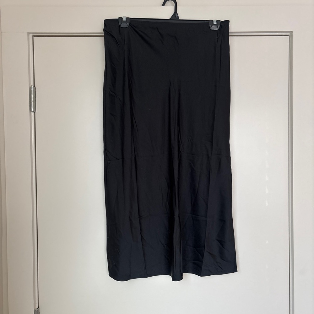 Old Navy Classic Black Skirt